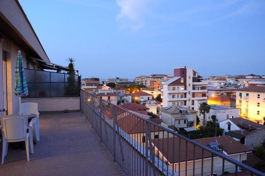 Summer And Winter Apartment Pescara Quarto foto